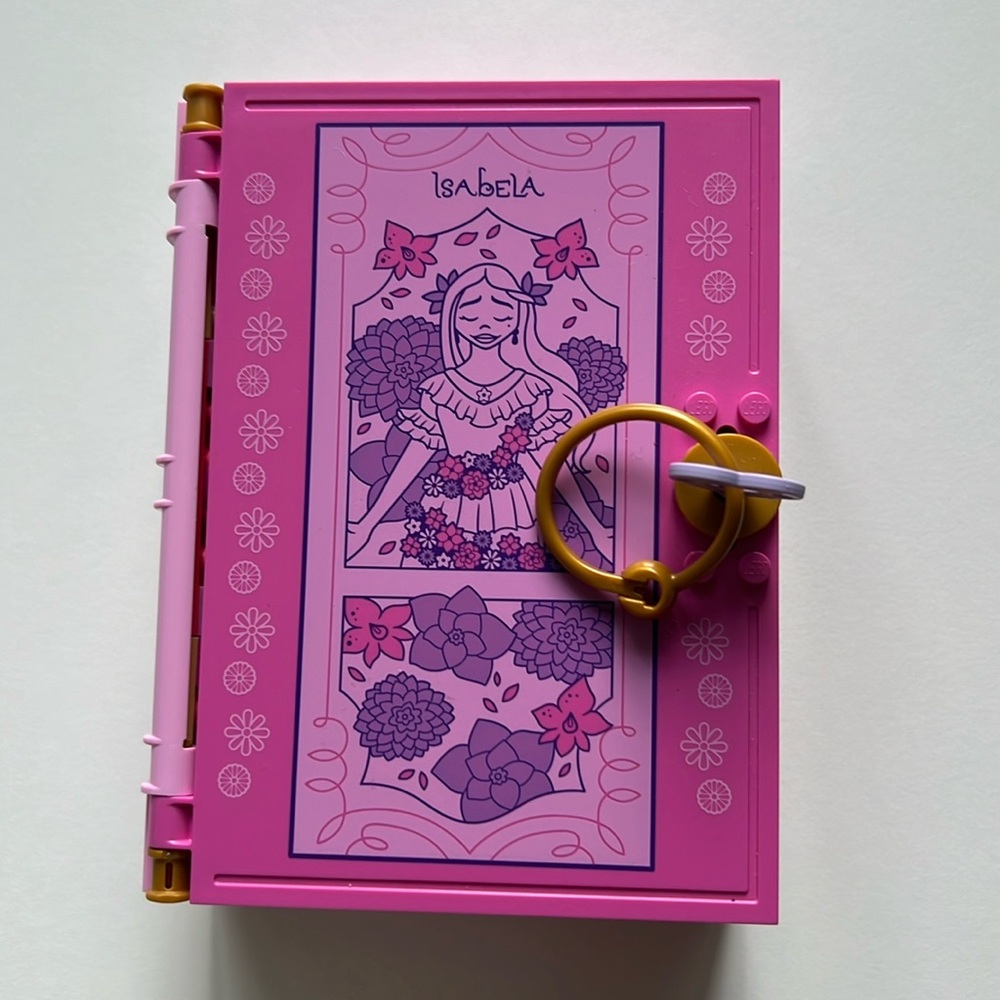 Encanto Isabella LEGO book